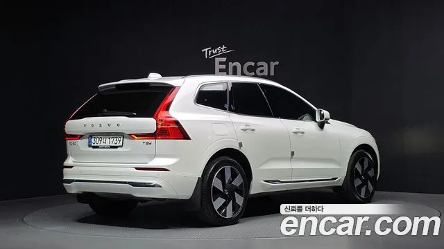 Volvo XC60 2nd Gen — Фото автомобиля 2