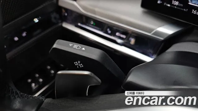 BMW 7 Series G70 — Фото автомобиля 30