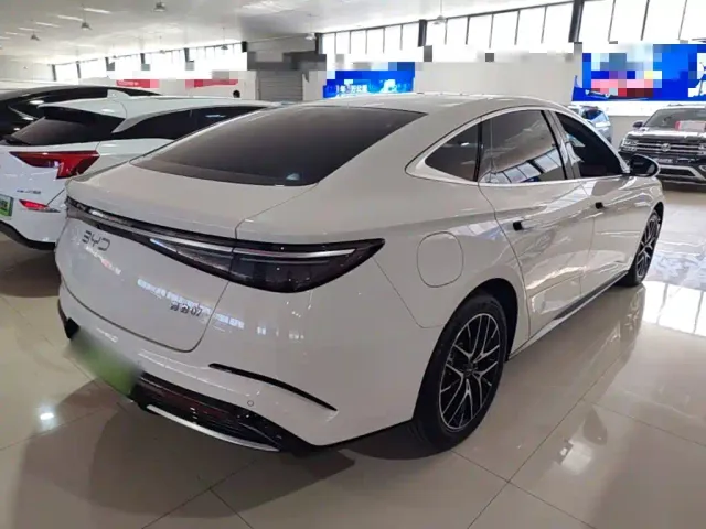 BYD Seal 07 DM-i — Фото автомобиля 6