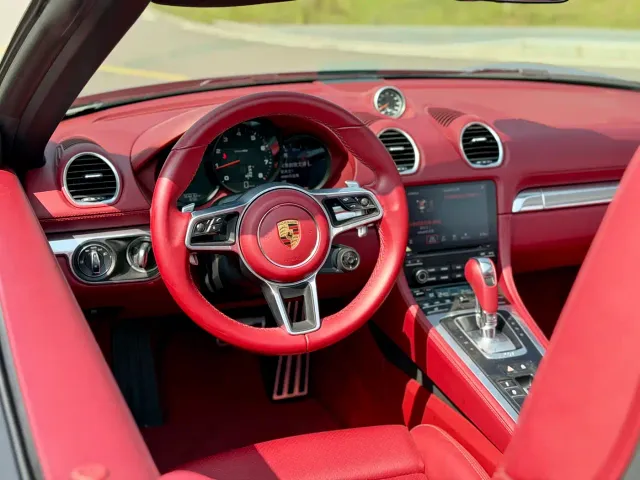 Porsche 718 — Фото автомобиля 13