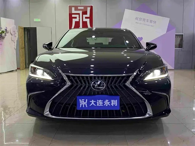 Lexus ES — Фото автомобиля 2
