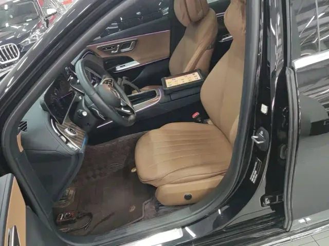 Mercedes-Benz E-Class — Фото автомобиля 14