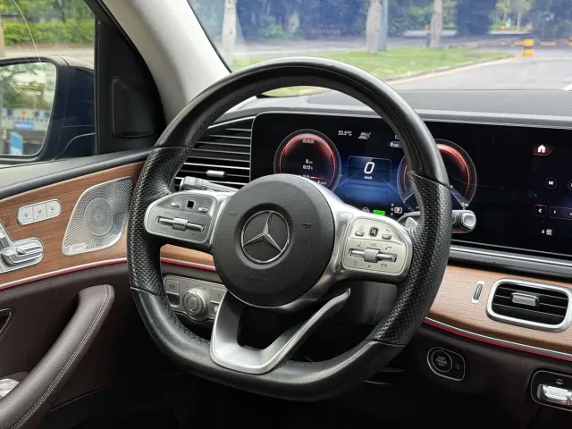 Mercedes-Benz GLS-Class — Фото автомобиля 11