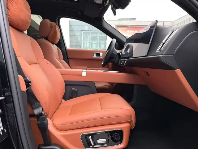 Li Auto L8 — Фото автомобиля 6