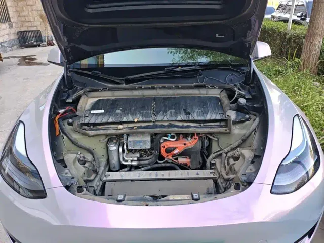 Tesla Model Y — Фото автомобиля 10