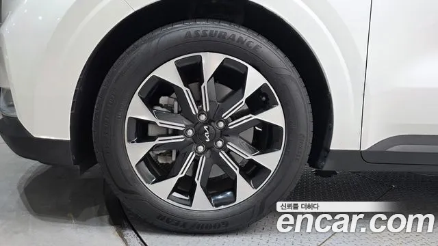 Kia Canival Carnival 4 поколение 9 мест Prestige — Фото автомобиля 4