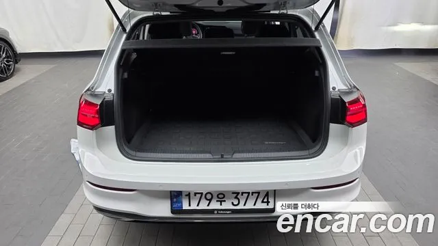Volkswagen Golf Golf 8 поколение 2.0 TDI Prestige — Фото автомобиля 19