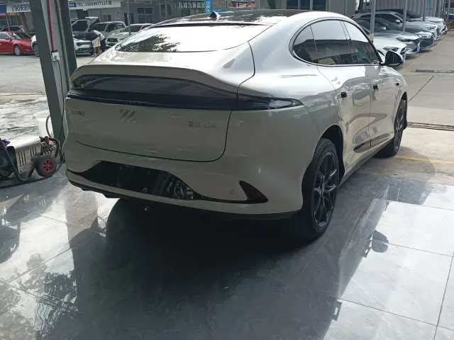 IM Motors IM LS6 2023 Max Standard Edition — Фото автомобиля 11