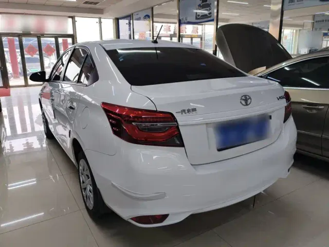 Toyota Vios — Фото автомобиля 4