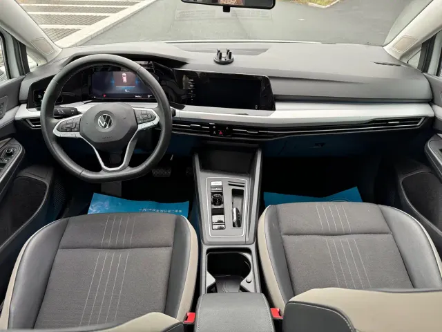 Volkswagen Golf — Фото автомобиля 8