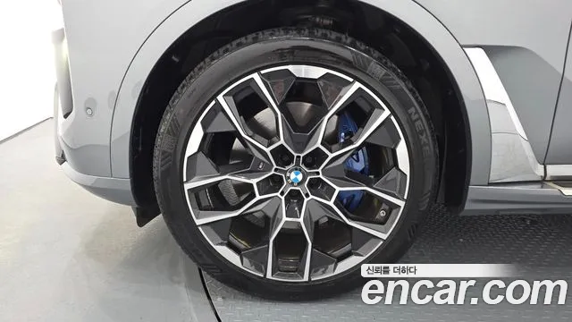 BMW X7 — Фото автомобиля 4