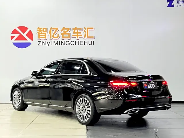 Mercedes-Benz E-Class — Фото автомобиля 5