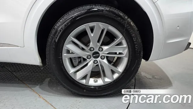Genesis GV70 — Фото автомобиля 6