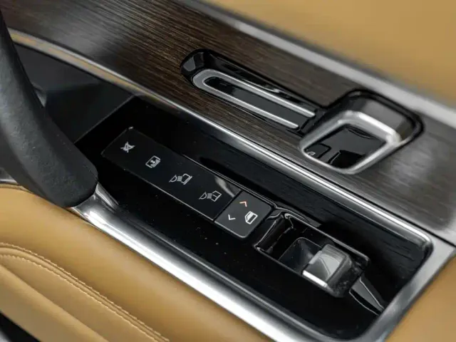 Land Rover Range Rover — Фото автомобиля 25