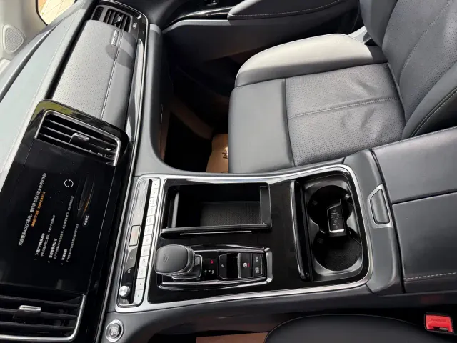 GAC Trumpchi M8 — Фото автомобиля 25