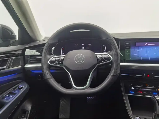 Volkswagen Passat — Фото автомобиля 11