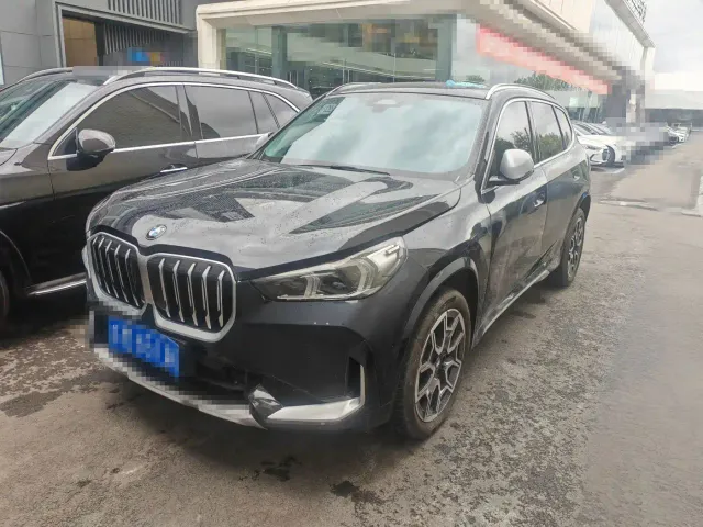 Фотография автомобиля — BMW X1