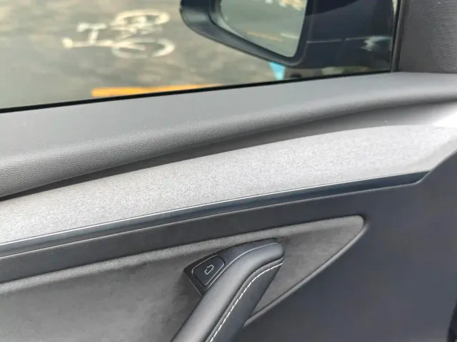 Tesla Model Y — Фото автомобиля 5
