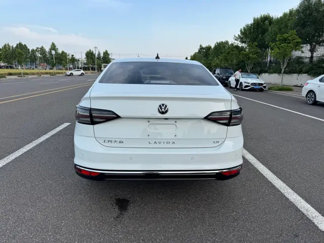 Volkswagen Lavida — Фото автомобиля 6