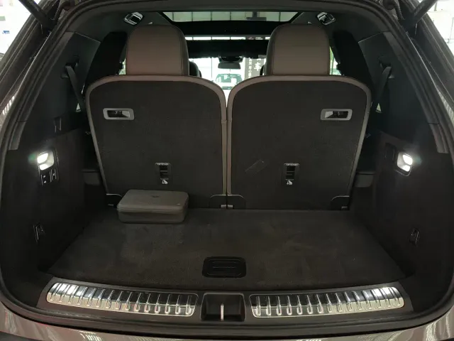 Li Auto L8 — Фото автомобиля 13