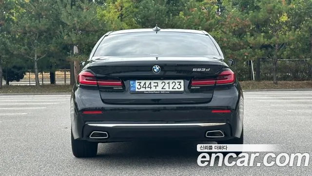 BMW 5 Series G30 — Фото автомобиля 4