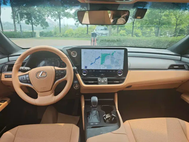 Lexus ES — Фото автомобиля 12