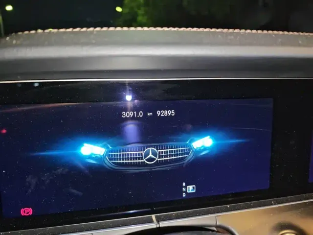 Mercedes-Benz E-Class — Фото автомобиля 8