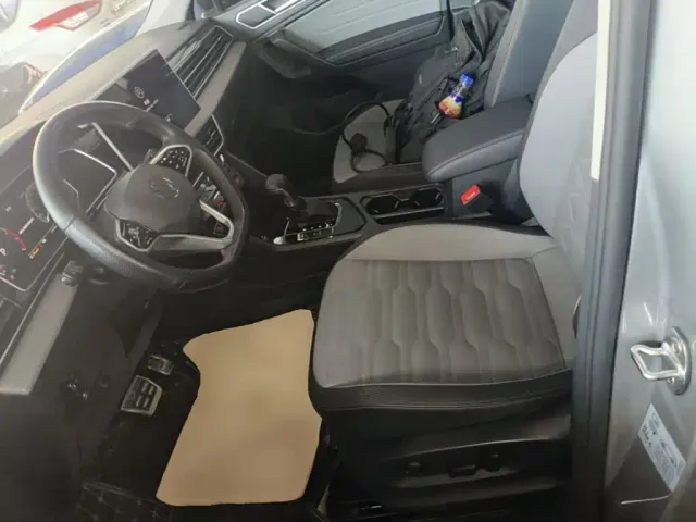Volkswagen Tiguan X — Фото автомобиля 14