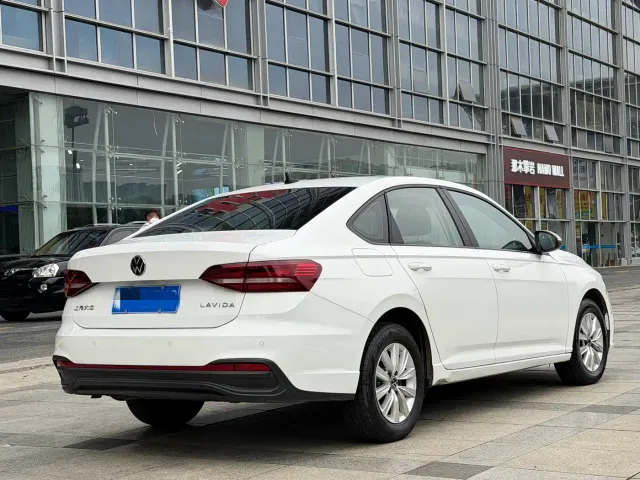 Volkswagen Lavida — Фото автомобиля 7