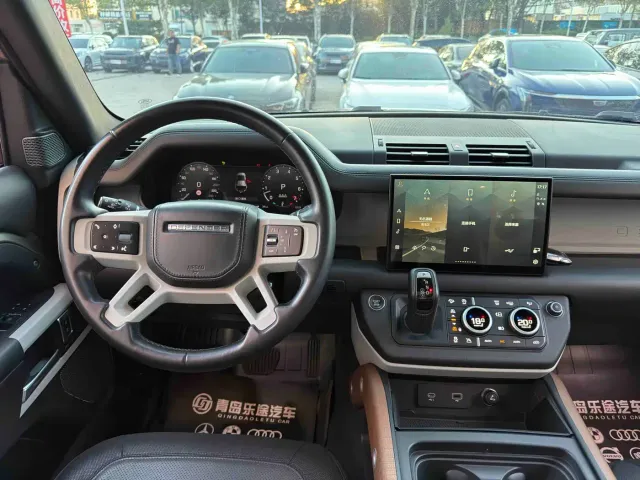 Land Rover Defender — Фото автомобиля 13