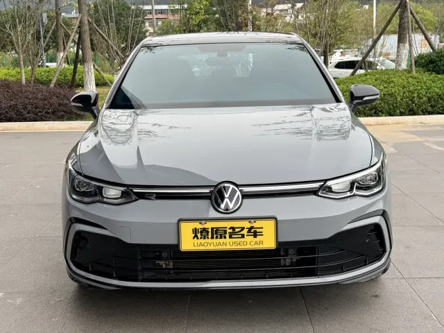 Volkswagen Golf — Фото автомобиля 2