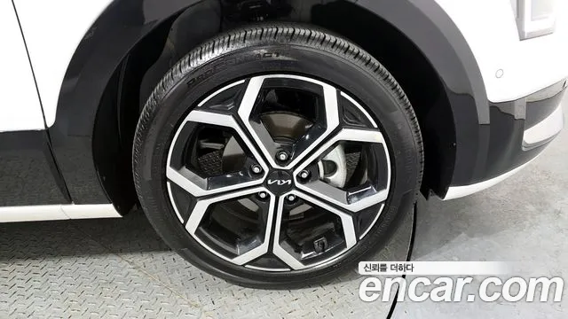 Kia Niro The All New Niro Signature — Фото автомобиля 5