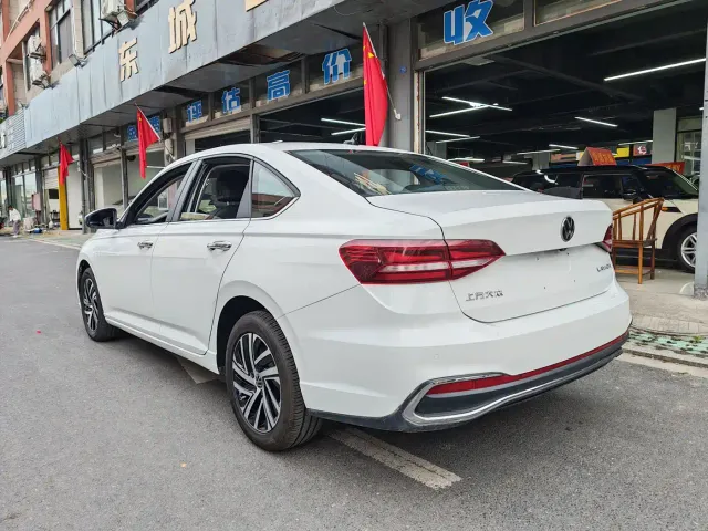 Volkswagen Lavida — Фото автомобиля 5