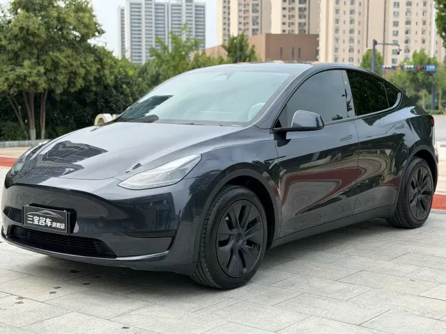 Фотография автомобиля — Tesla Model Y