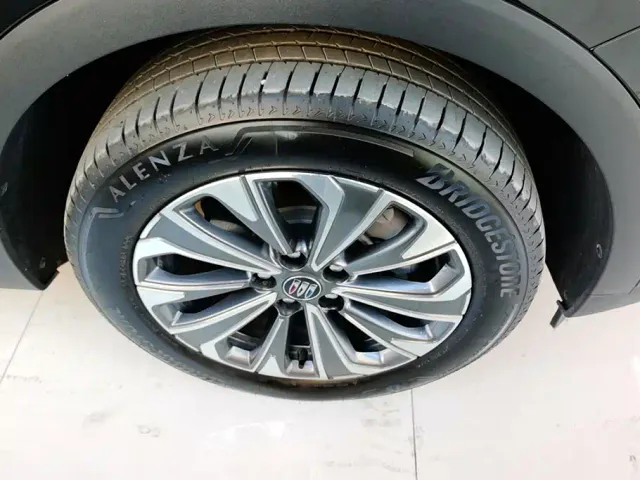 Buick Envision S — Фото автомобиля 6