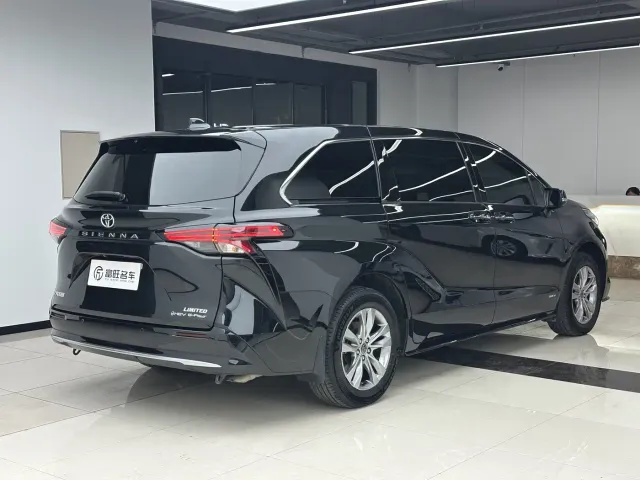 Toyota Sienna — Фото автомобиля 21