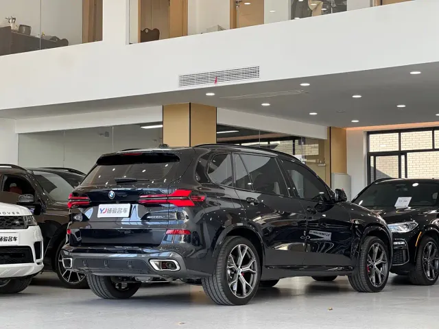 BMW X5 — Фото автомобиля 3