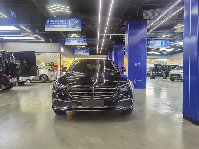 Mercedes-Benz E-Class — Фото автомобиля 2