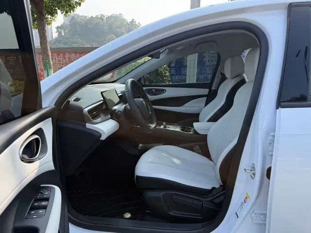 BYD Seal 05 DM-i — Фото автомобиля 4