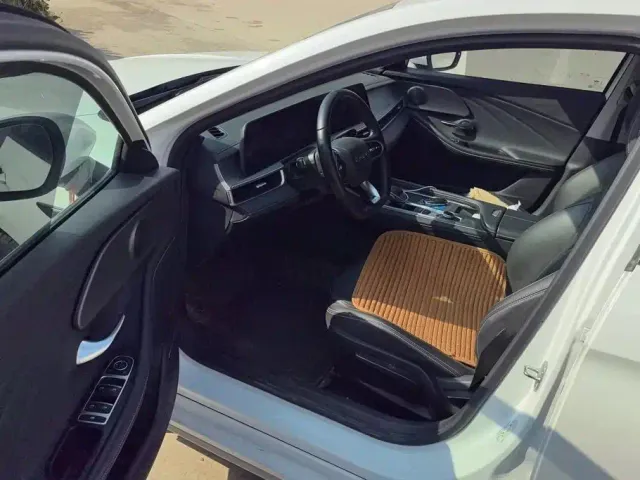 Chery Arrizo 8 — Фото автомобиля 9