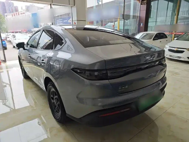 BYD Seal 05 DM-i — Фото автомобиля 4
