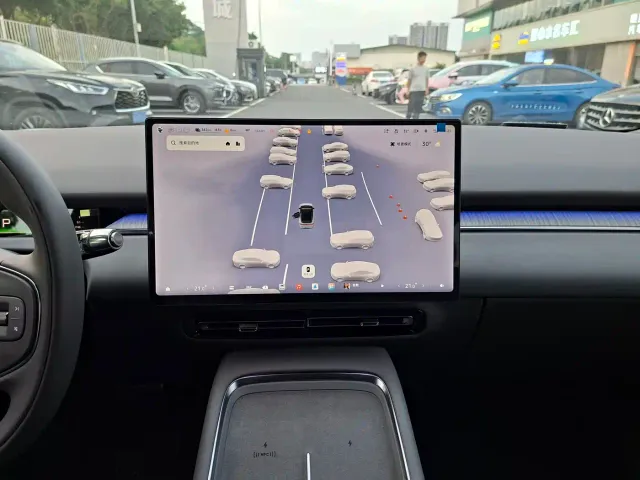 Xpeng P7+ — Фото автомобиля 9