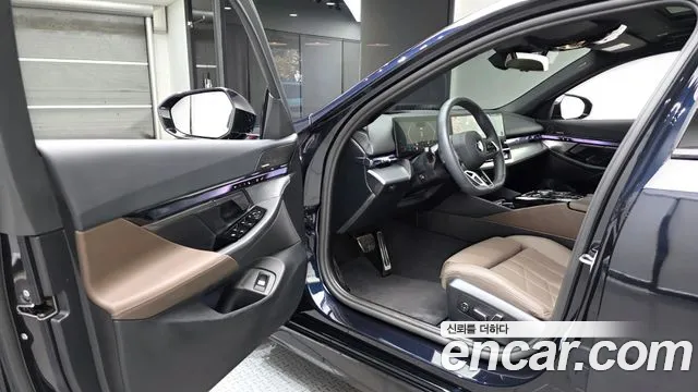 BMW 5 Series — Фото автомобиля 15
