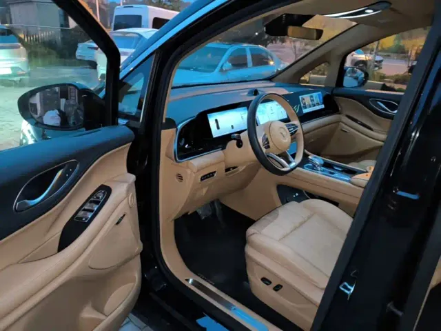 Voyah Auto Voyah Dreamer 2024 PHEV Ultra Long Range Premium Edition — Фото автомобиля 15
