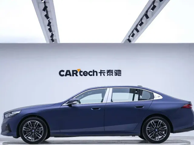 BMW 5 Series — Фото автомобиля 2