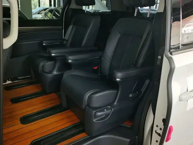 GAC Trumpchi M8 — Фото автомобиля 11