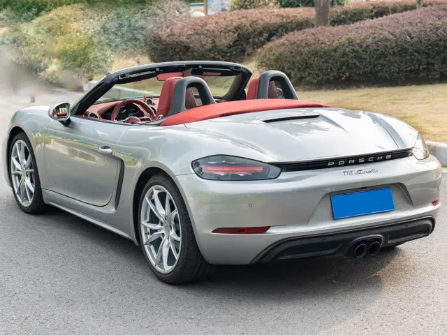 Porsche 718 — Фото автомобиля 10