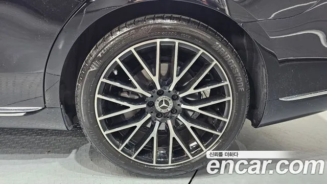 Mercedes-Benz S-Class — Фото автомобиля 5