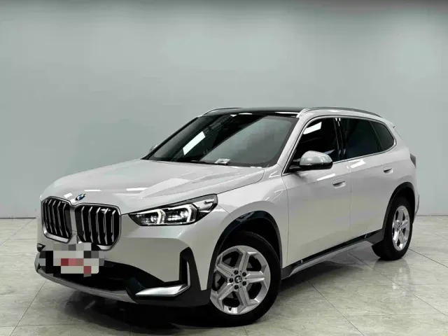 Фотография автомобиля — BMW X1