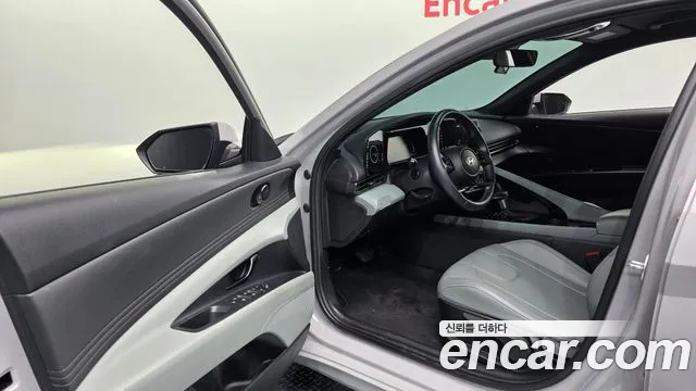 Hyundai Avante CN7 — Фото автомобиля 9